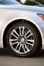 Lexus LS460 2013 года